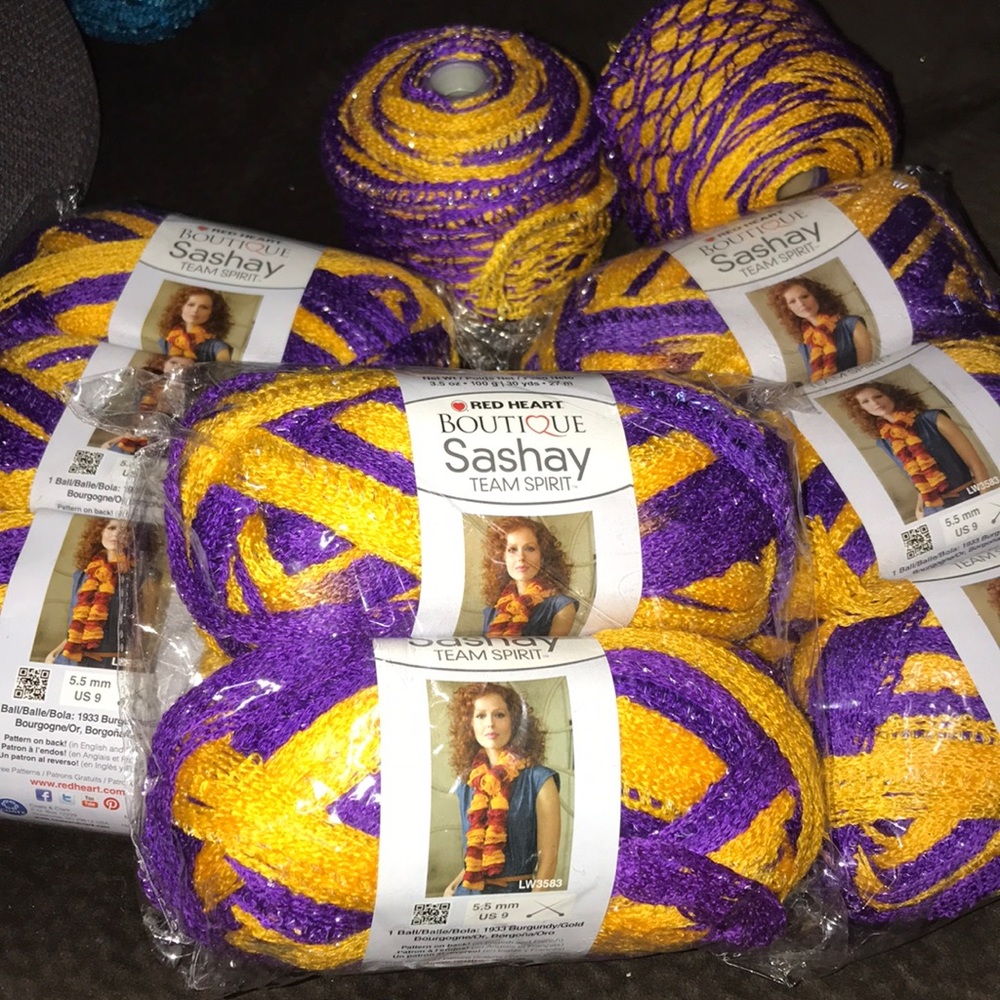 Sashay ruffle yarn
